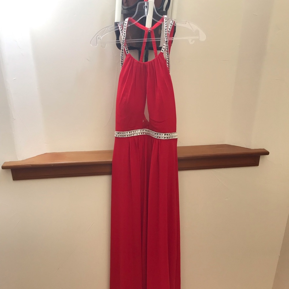 Minuet red prom dress